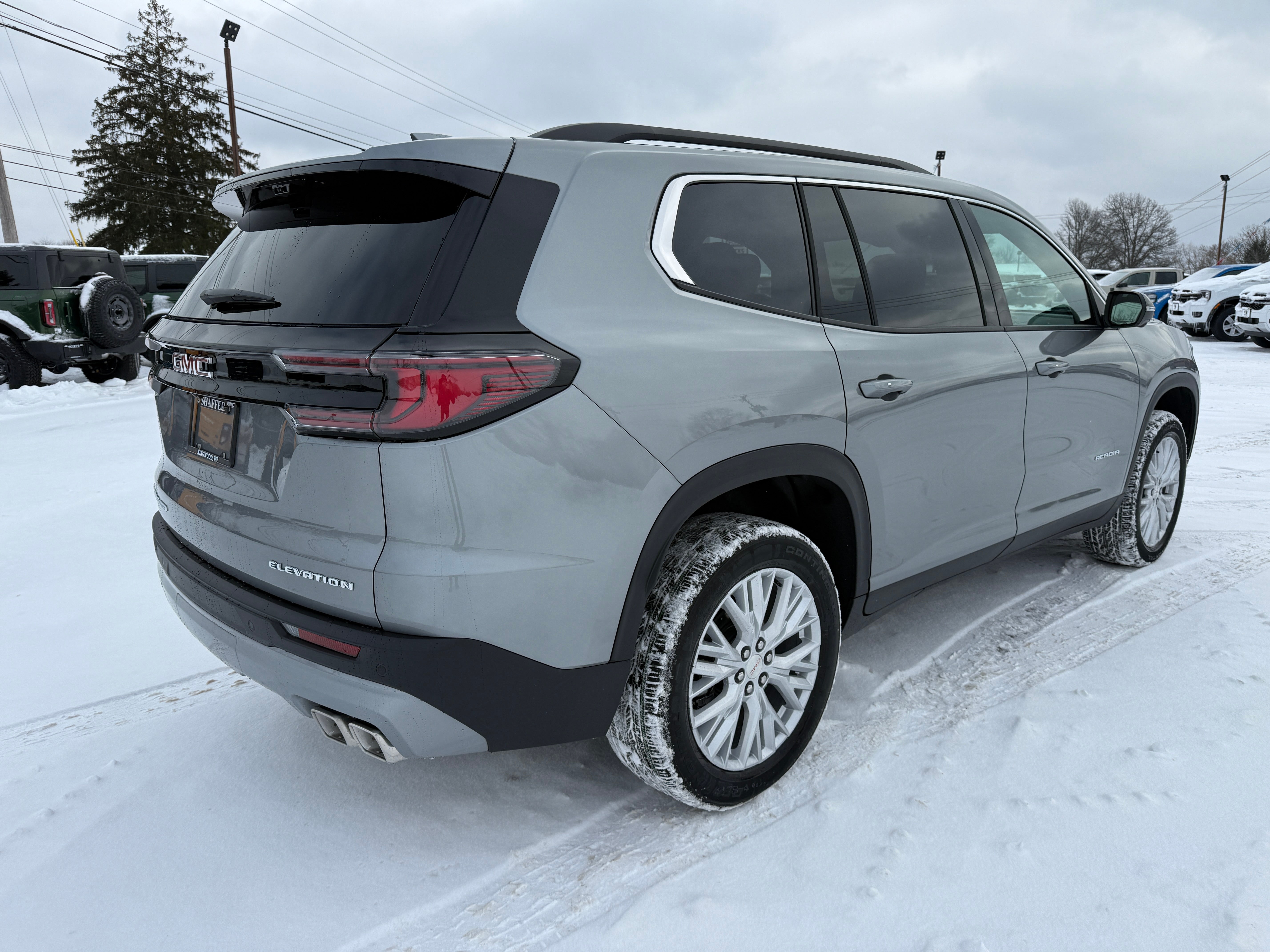 2026 GMC Acadia Elevation