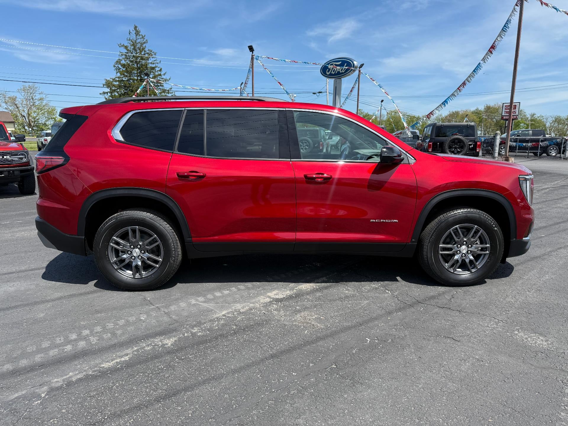 2025 GMC Acadia Elevation