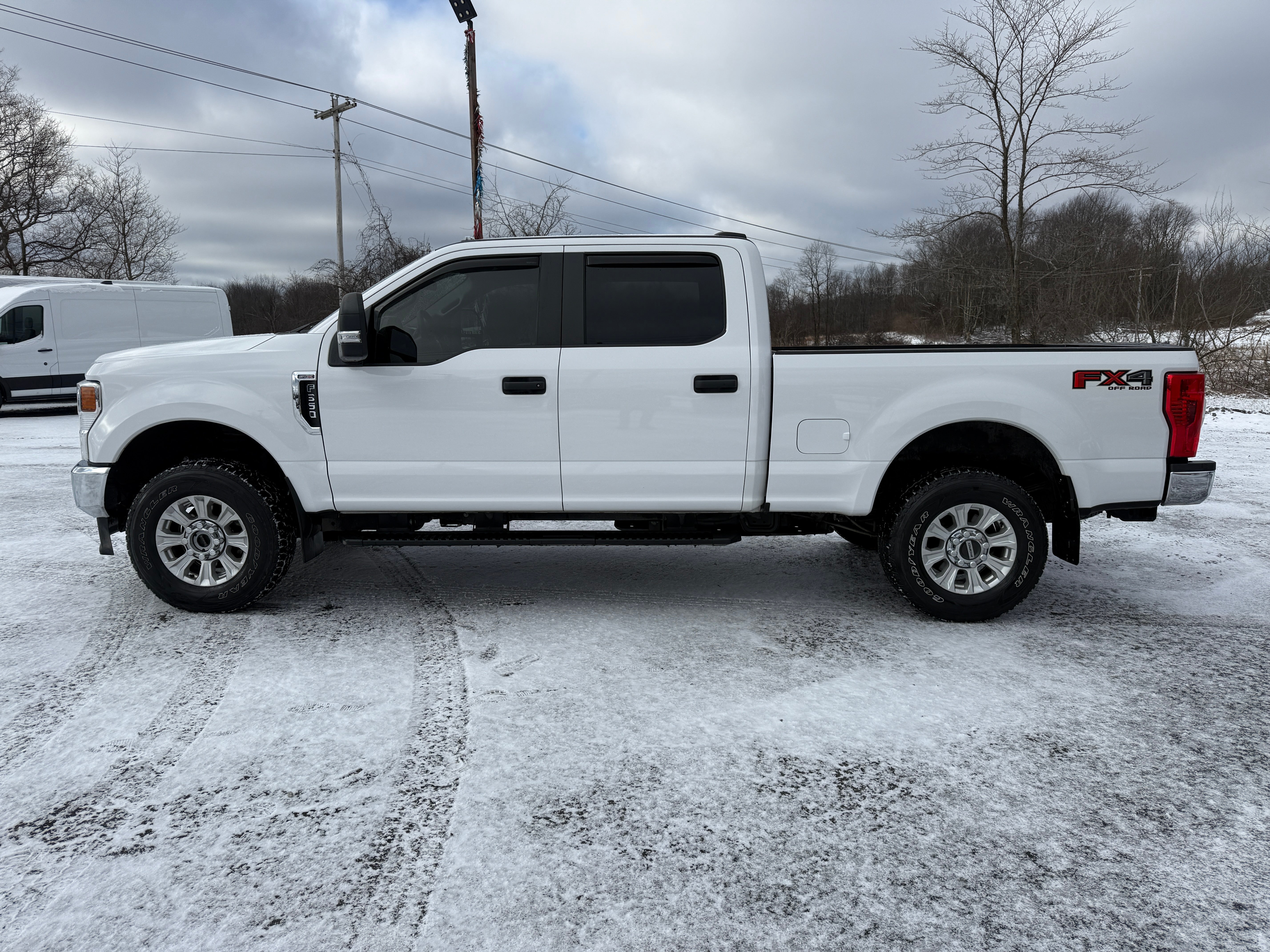 2020 Ford Super Duty F-350 SRW XL 4WD Crew Cab 6.75' Box