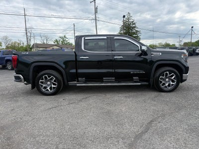 2022 GMC Sierra 1500 Crew Cab Short Box 4-Wheel Drive SLT